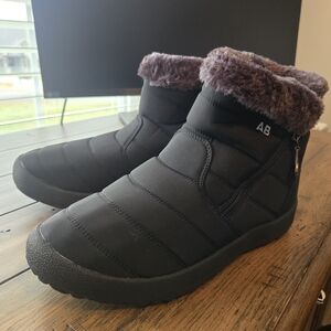 Women's Black Winter Boots with Faux Fur Lining